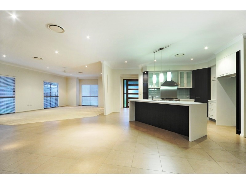 27 Armada Crescent, Jubilee Pocket QLD 4802