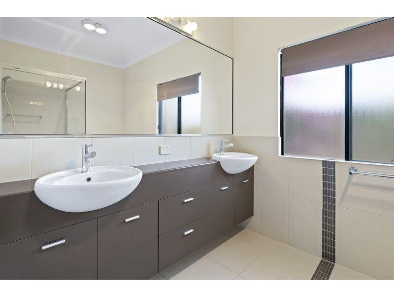 27 Armada Crescent, Jubilee Pocket QLD 4802