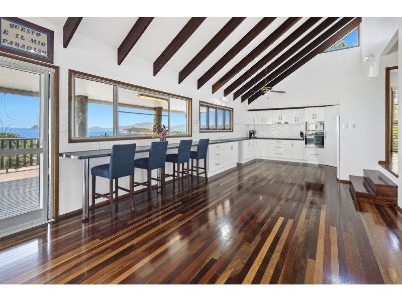 17 Roseric Crescent, Hideaway Bay QLD 4800