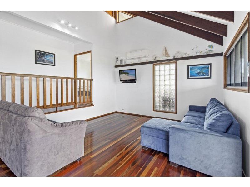 17 Roseric Crescent, Hideaway Bay QLD 4800
