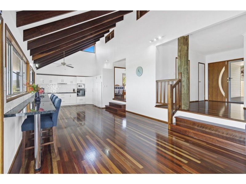 17 Roseric Crescent, Hideaway Bay QLD 4800