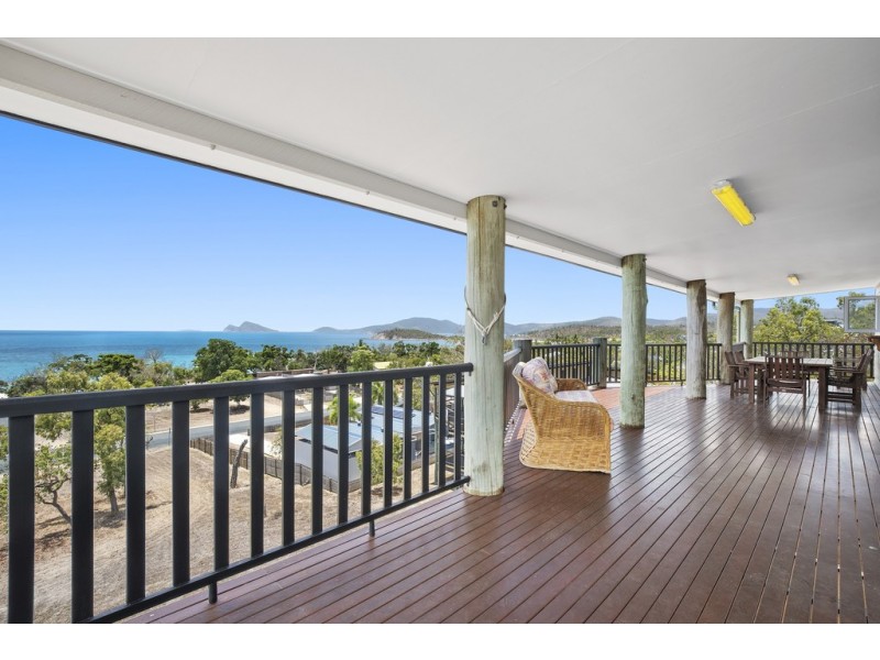 17 Roseric Crescent, Hideaway Bay QLD 4800