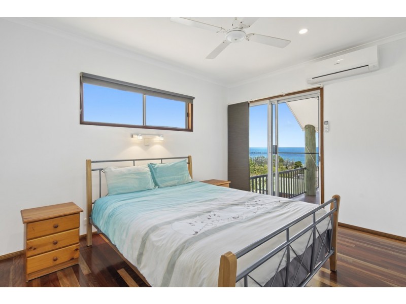 17 Roseric Crescent, Hideaway Bay QLD 4800