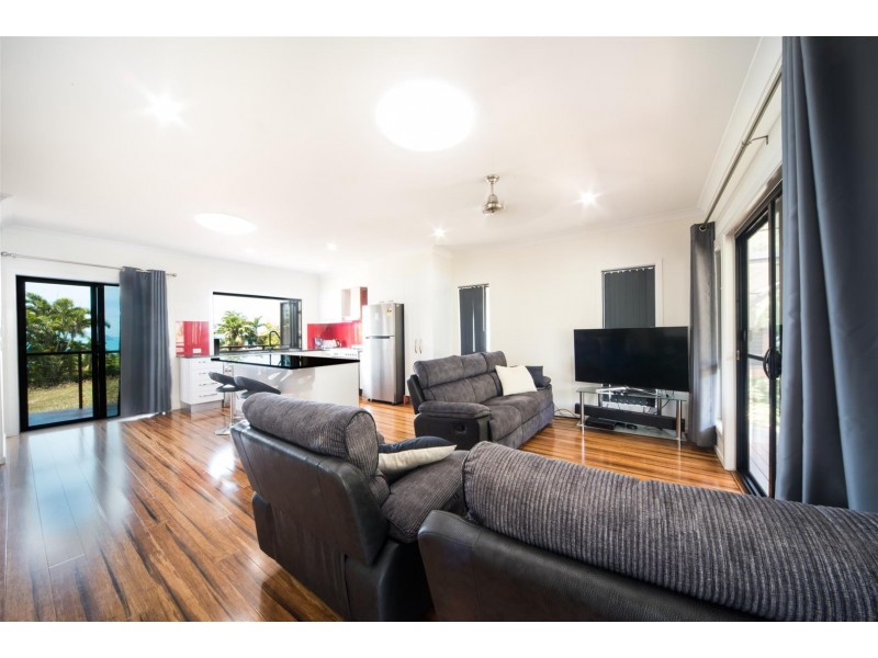 43 Eshelby Drive, Cannonvale QLD 4802