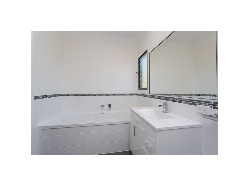 43 Eshelby Drive, Cannonvale QLD 4802