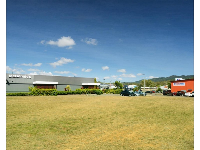 Reef Plaza Cnr Shute Harbour Rd/Paluma Rd, Cannonvale QLD 4802