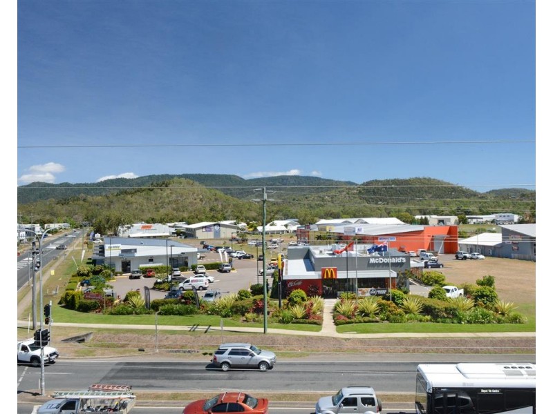 Reef Plaza Cnr Shute Harbour Rd/Paluma Rd, Cannonvale QLD 4802