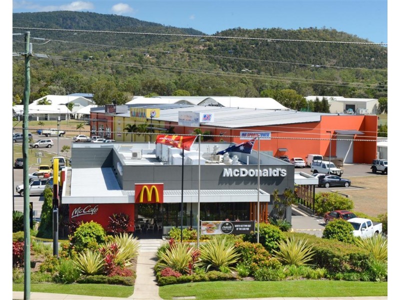 Reef Plaza Cnr Shute Harbour Rd/Paluma Rd, Cannonvale QLD 4802