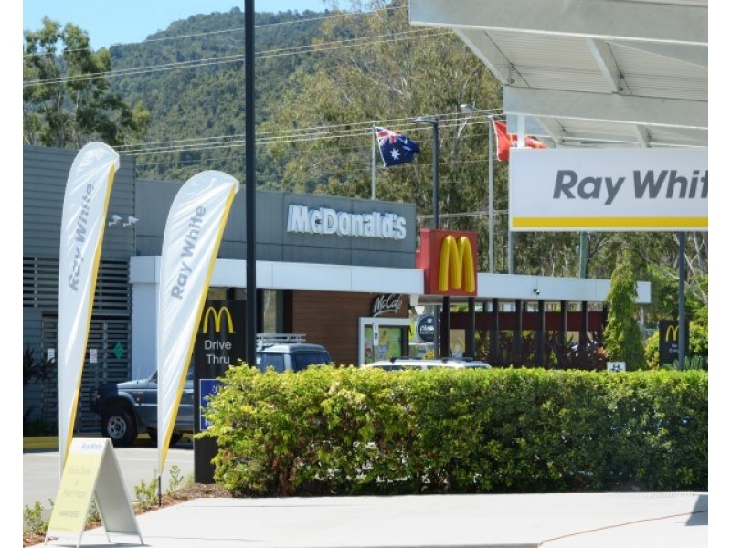 Reef Plaza Cnr Shute Harbour Rd/Paluma Rd, Cannonvale QLD 4802