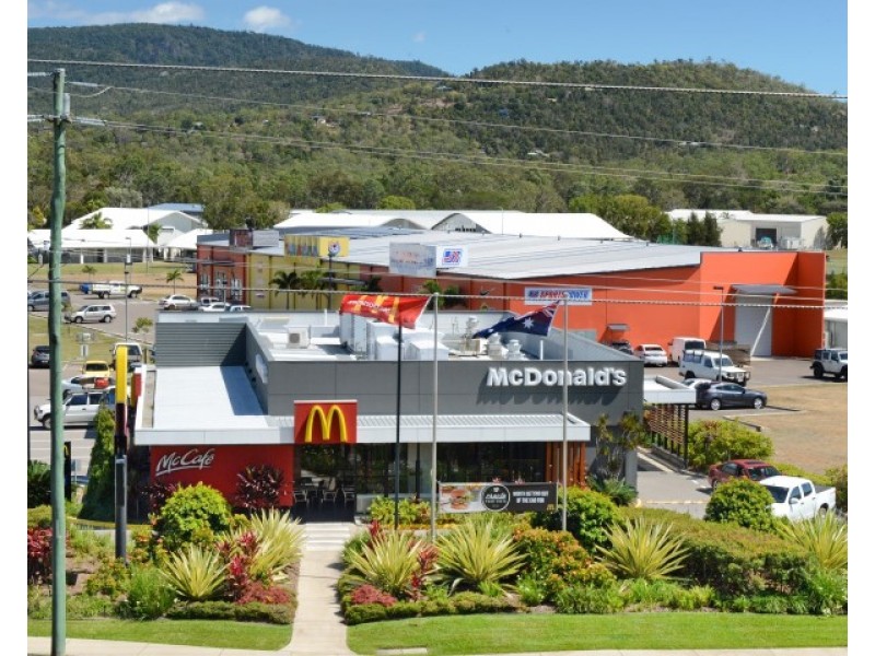 Reef Plaza Cnr Shute Harbour Rd/Paluma Rd, Cannonvale QLD 4802