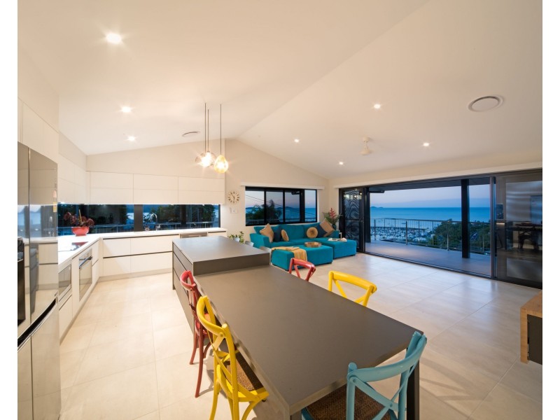 13 Kara Crescent, Airlie Beach QLD 4802