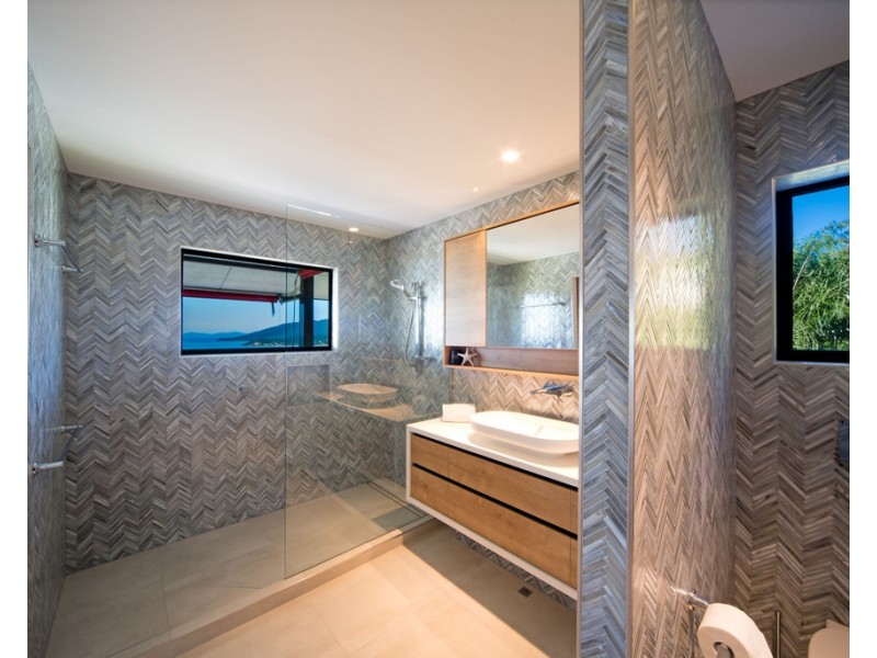 13 Kara Crescent, Airlie Beach QLD 4802