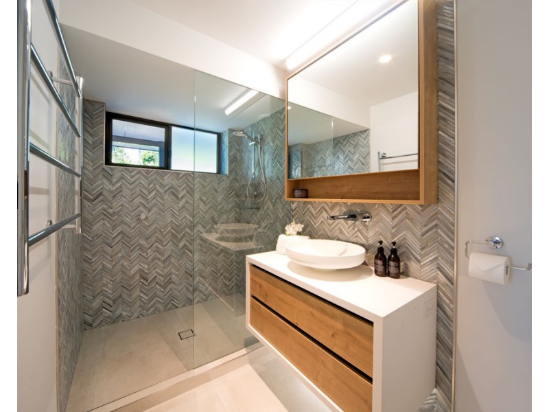 13 Kara Crescent, Airlie Beach QLD 4802