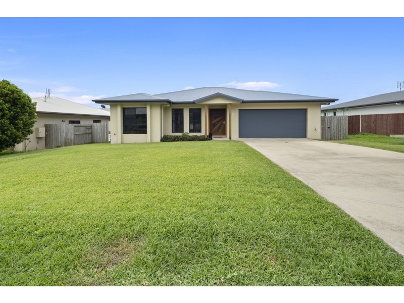 3 Flinders Court, Cannonvale QLD 4802