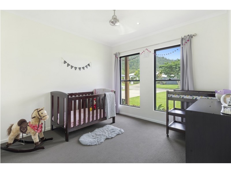 3 Flinders Court, Cannonvale QLD 4802