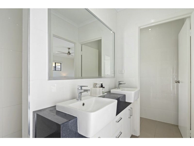 3 Flinders Court, Cannonvale QLD 4802