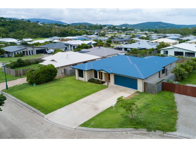 3 Flinders Court, Cannonvale QLD 4802