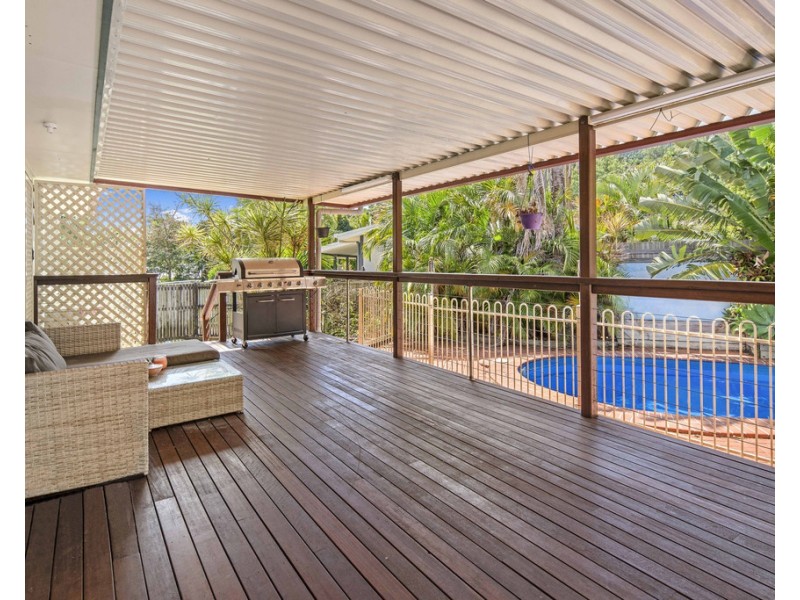 4 Cateran Close, Cannonvale QLD 4802