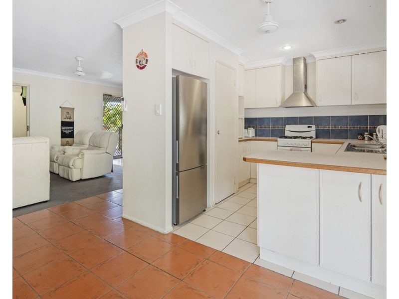4 Cateran Close, Cannonvale QLD 4802