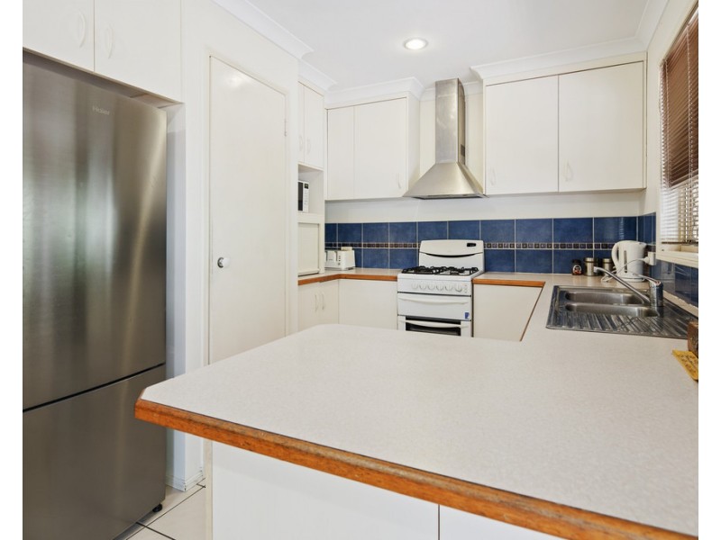 4 Cateran Close, Cannonvale QLD 4802