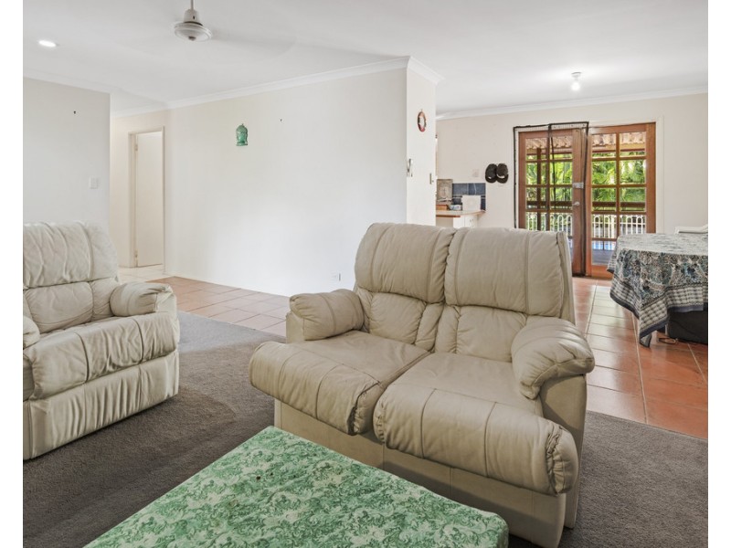 4 Cateran Close, Cannonvale QLD 4802