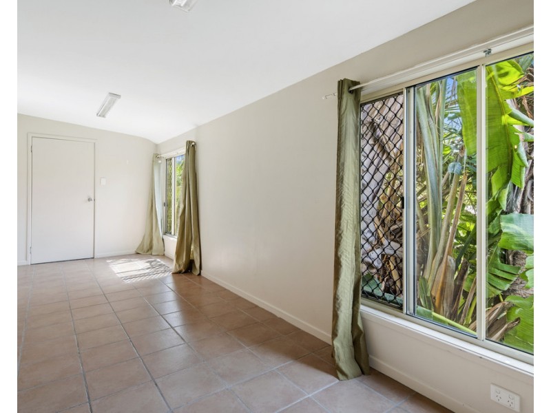 4 Cateran Close, Cannonvale QLD 4802