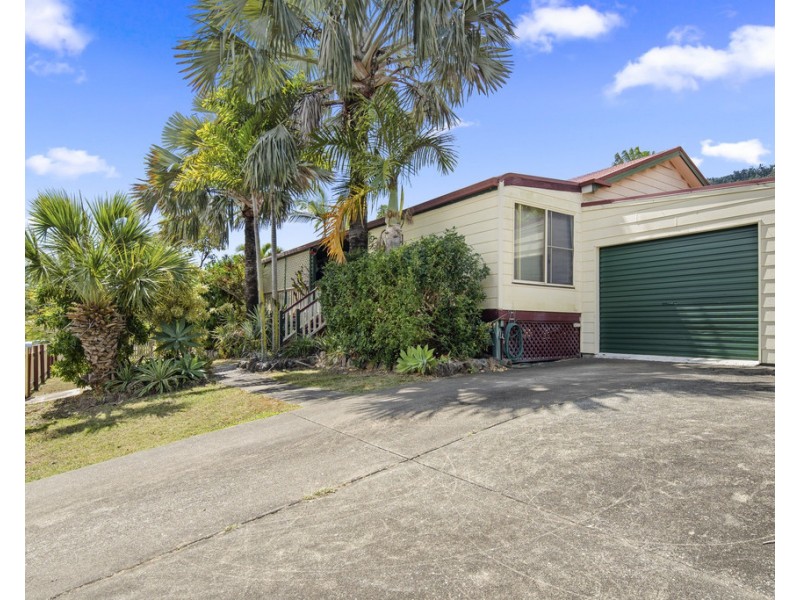 4 Cateran Close, Cannonvale QLD 4802