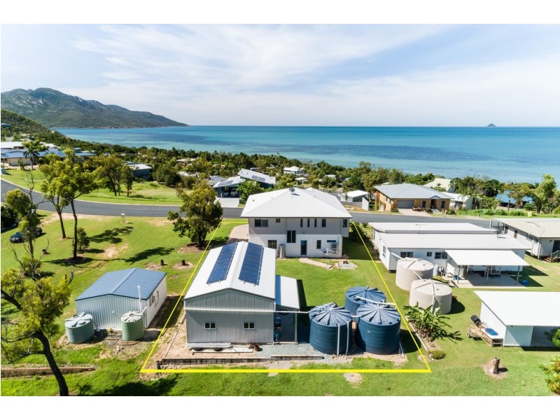 38 Blackcurrant Drive, Hideaway Bay QLD 4800