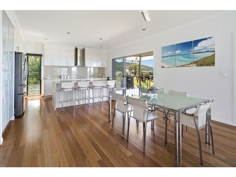 38 Blackcurrant Drive, Hideaway Bay QLD 4800