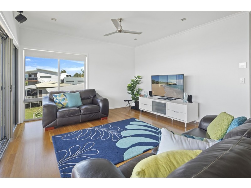 38 Blackcurrant Drive, Hideaway Bay QLD 4800