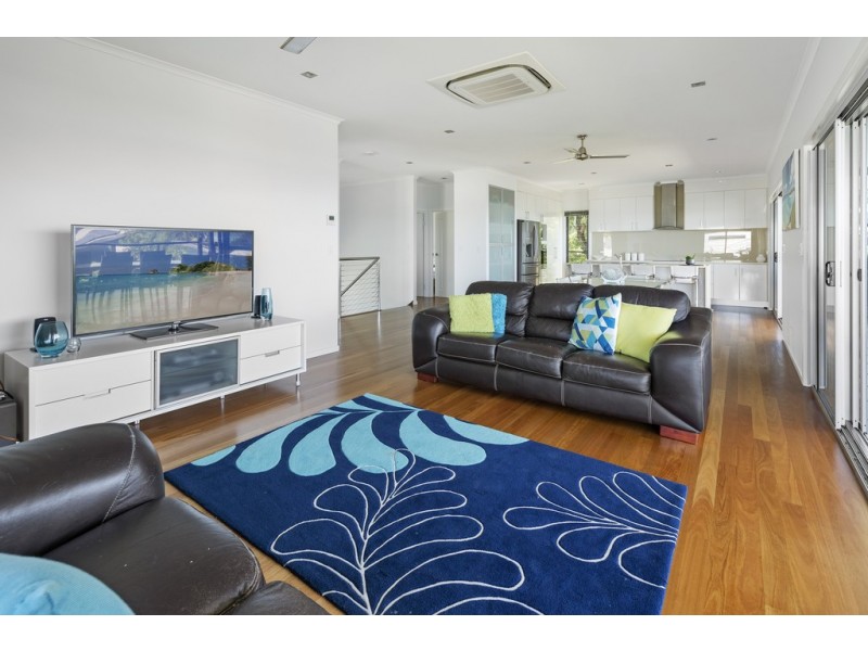 38 Blackcurrant Drive, Hideaway Bay QLD 4800