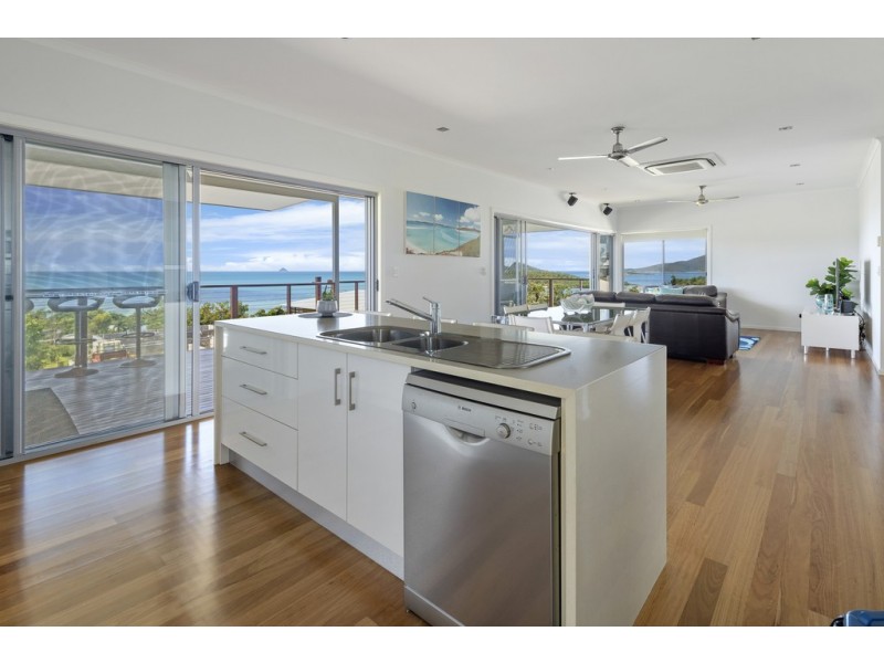 38 Blackcurrant Drive, Hideaway Bay QLD 4800