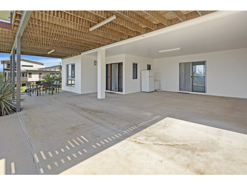 38 Blackcurrant Drive, Hideaway Bay QLD 4800