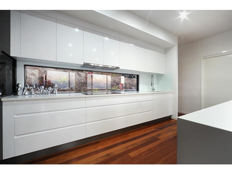 15 Kara Crescent, Airlie Beach QLD 4802