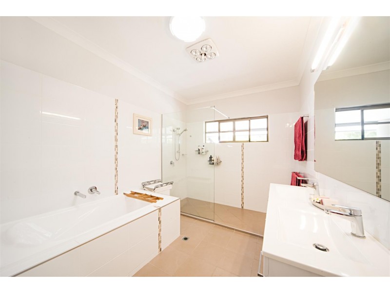 125 Camm Road, Mount Julian QLD 4800