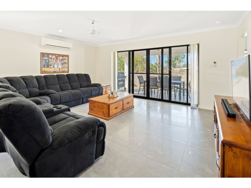 5 Grevillea Place, Cannonvale QLD 4802