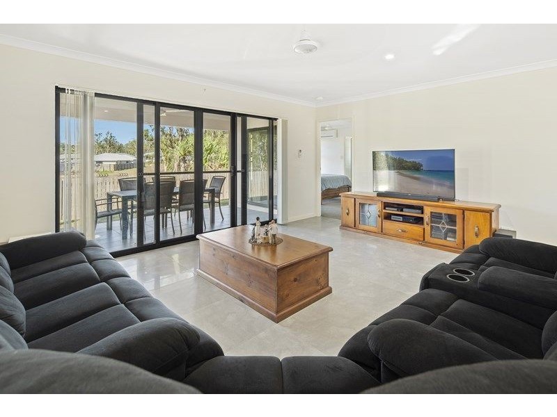 5 Grevillea Place, Cannonvale QLD 4802
