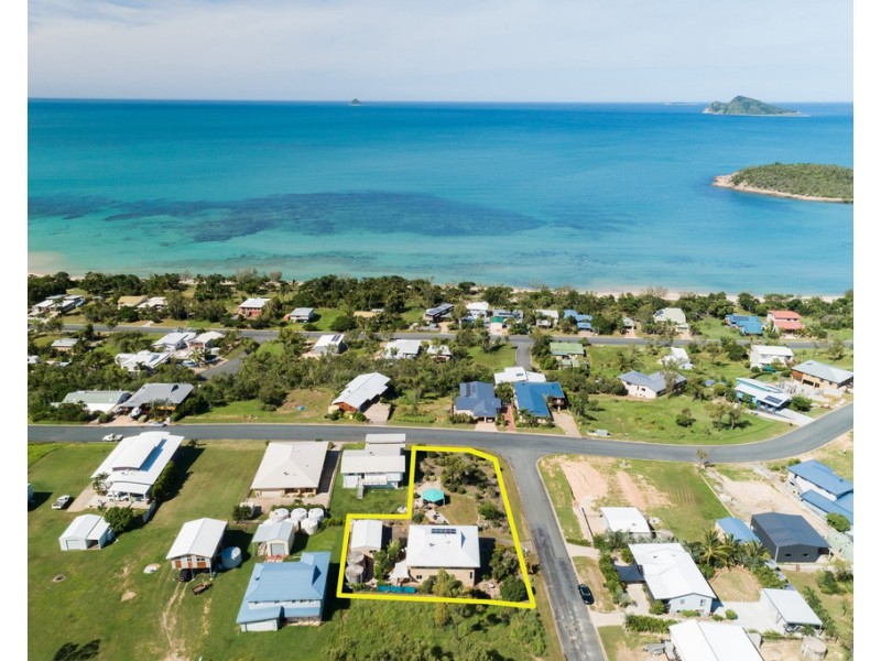 4 Arkhurst Road, Hideaway Bay QLD 4800