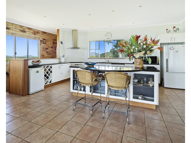 4 Arkhurst Road, Hideaway Bay QLD 4800