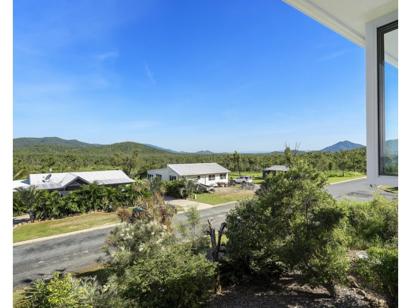 4 Arkhurst Road, Hideaway Bay QLD 4800