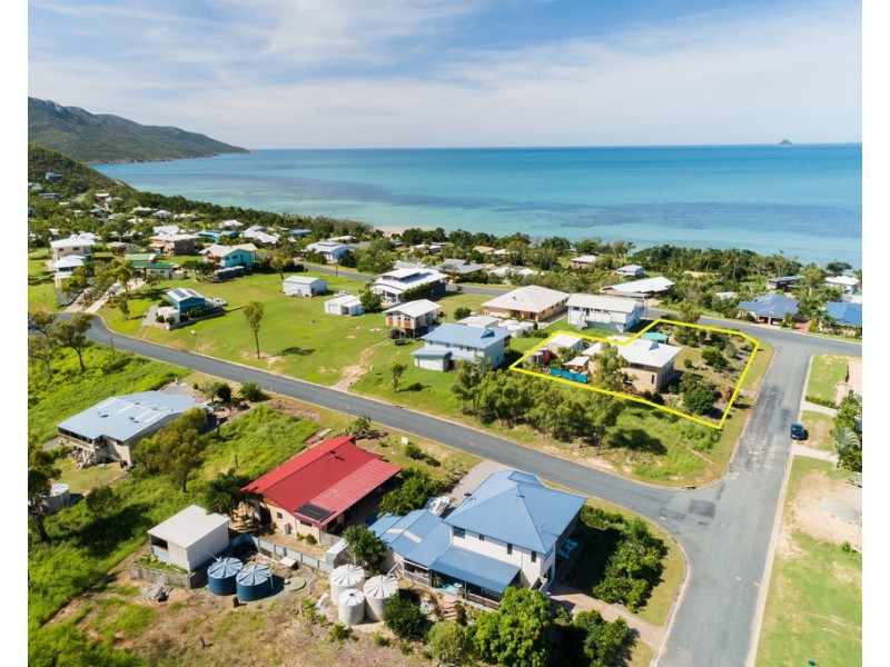 4 Arkhurst Road, Hideaway Bay QLD 4800