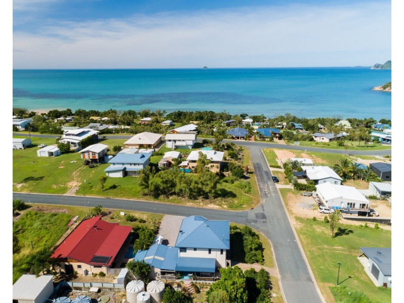 4 Arkhurst Road, Hideaway Bay QLD 4800
