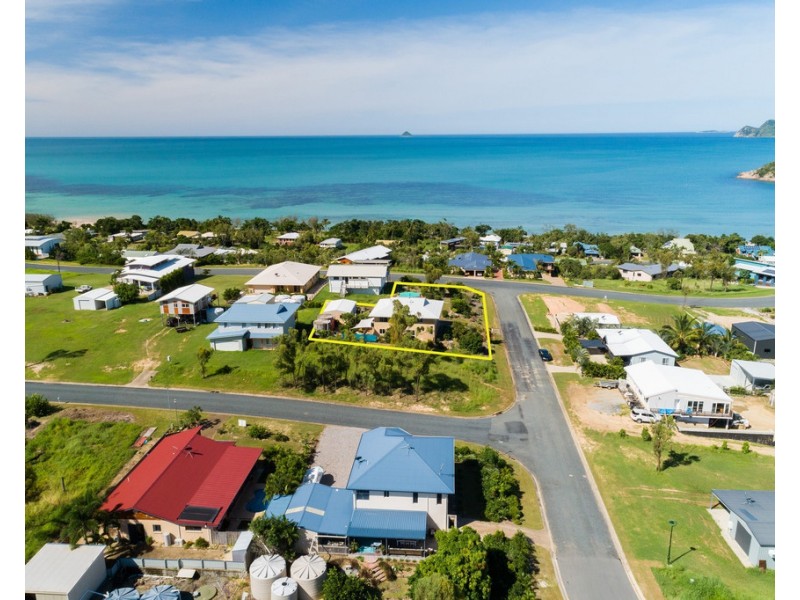4 Arkhurst Road, Hideaway Bay QLD 4800