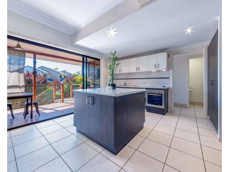 2/25 Abell Road, Cannonvale QLD 4802