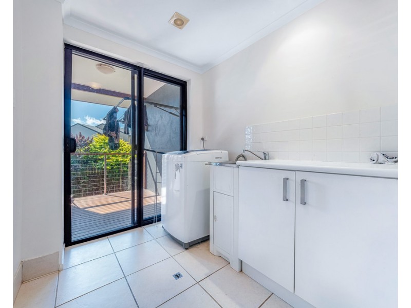 2/25 Abell Road, Cannonvale QLD 4802