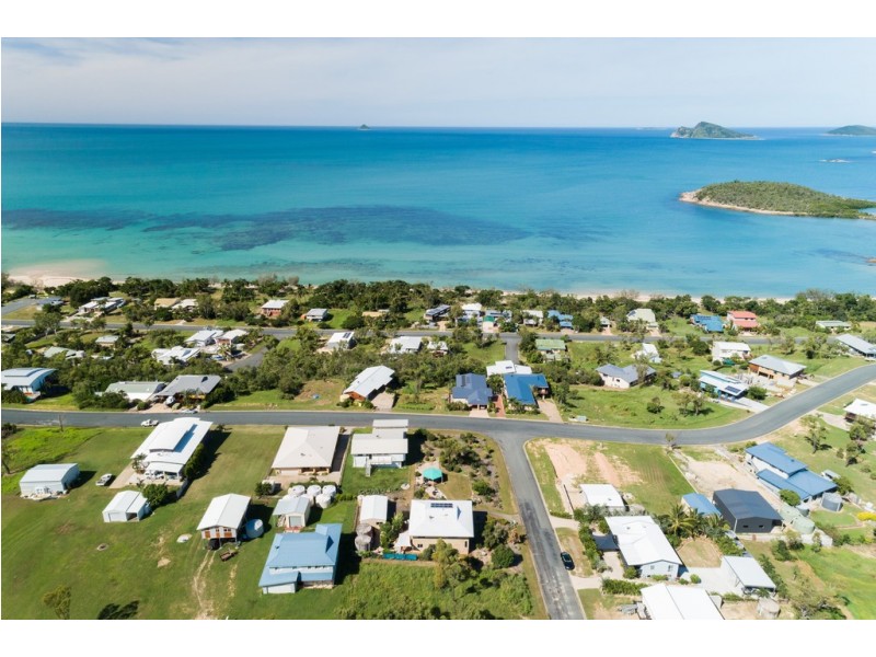 31 Roseric Crescent, Hideaway Bay QLD 4800