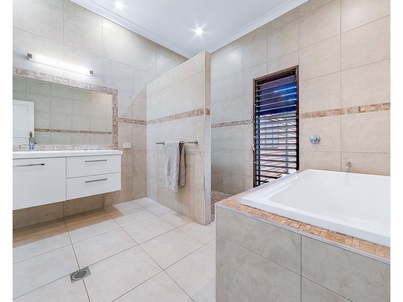 811 Gregory Cannon Valley Road, Strathdickie QLD 4800