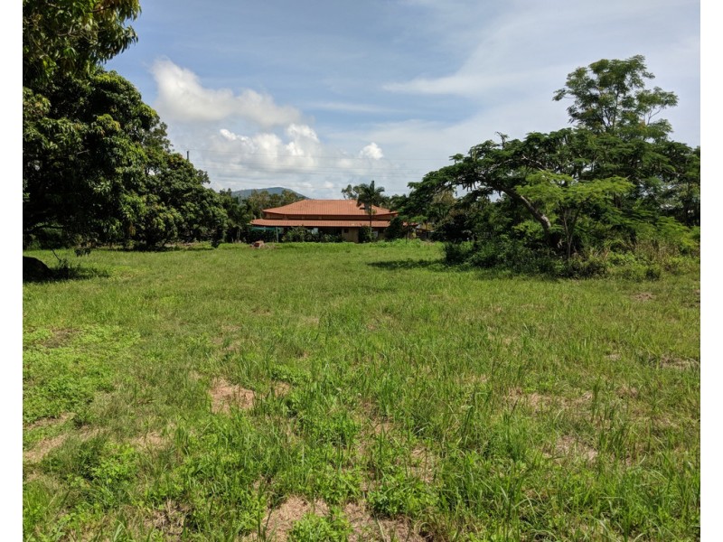 252 Shute Harbour Road, Cannonvale QLD 4802