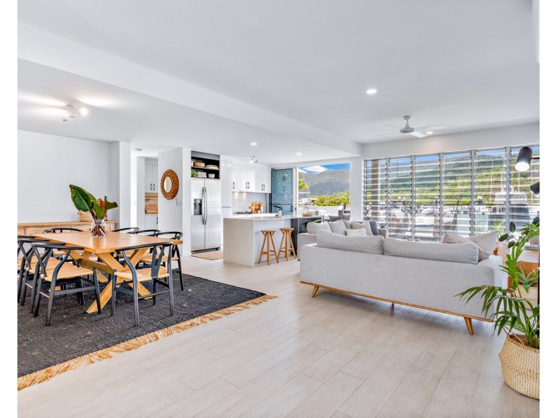 17 The Cove, Airlie Beach QLD 4802