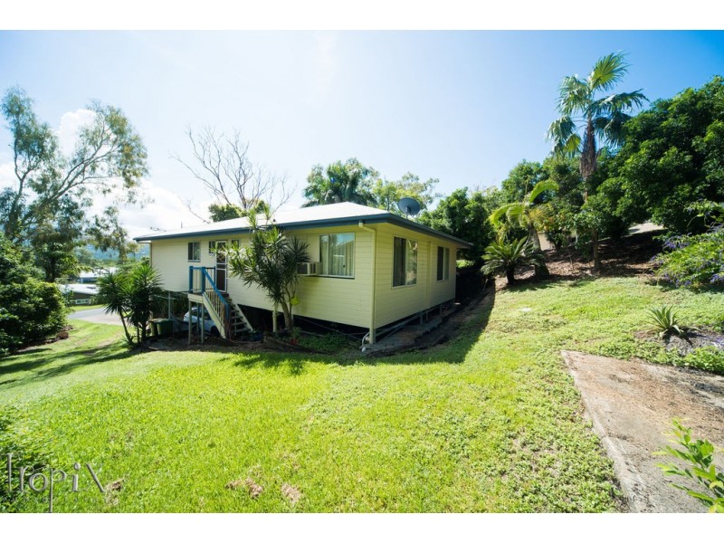 11 Wambiri Street, Cannonvale QLD 4802